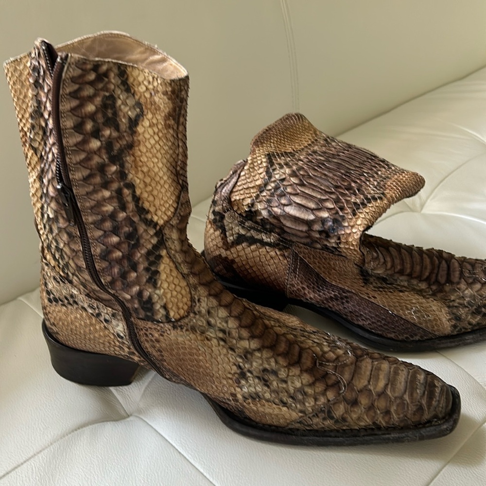 STEFANO BRANCHINI men’s snakeskin Chelsea style zip up mid boots.